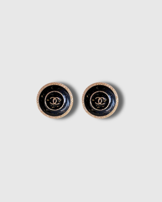 G52 SHINY ENAMEL STUDS