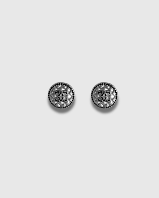 S18 SIGNATURE STUDS