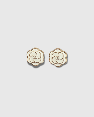 G58 DELICATE FLOWER STUDS
