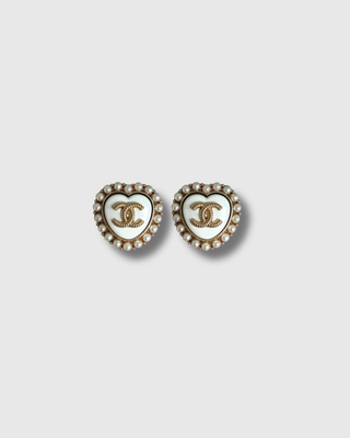 G01 PEARL HEART STUDS