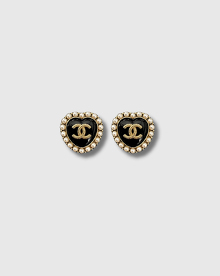 G26 PEARL HEART STUDS