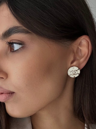 G38 ESSENTIAL STUDS