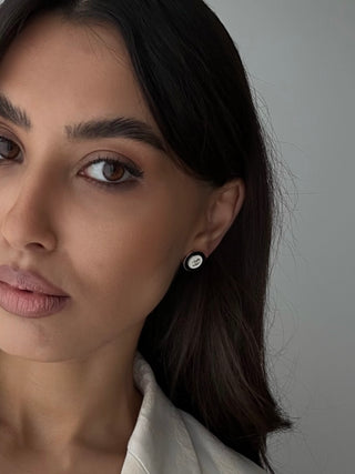 G29 CURVED SIGNATURE STUDS