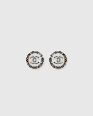G13 Classic Studs, white enamel with silver rope border